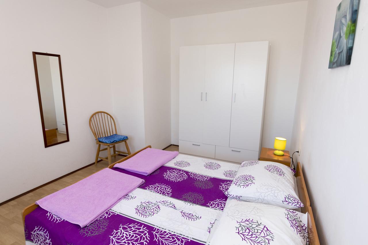 Apartments Ksenija Primošten Eksteriør bilde