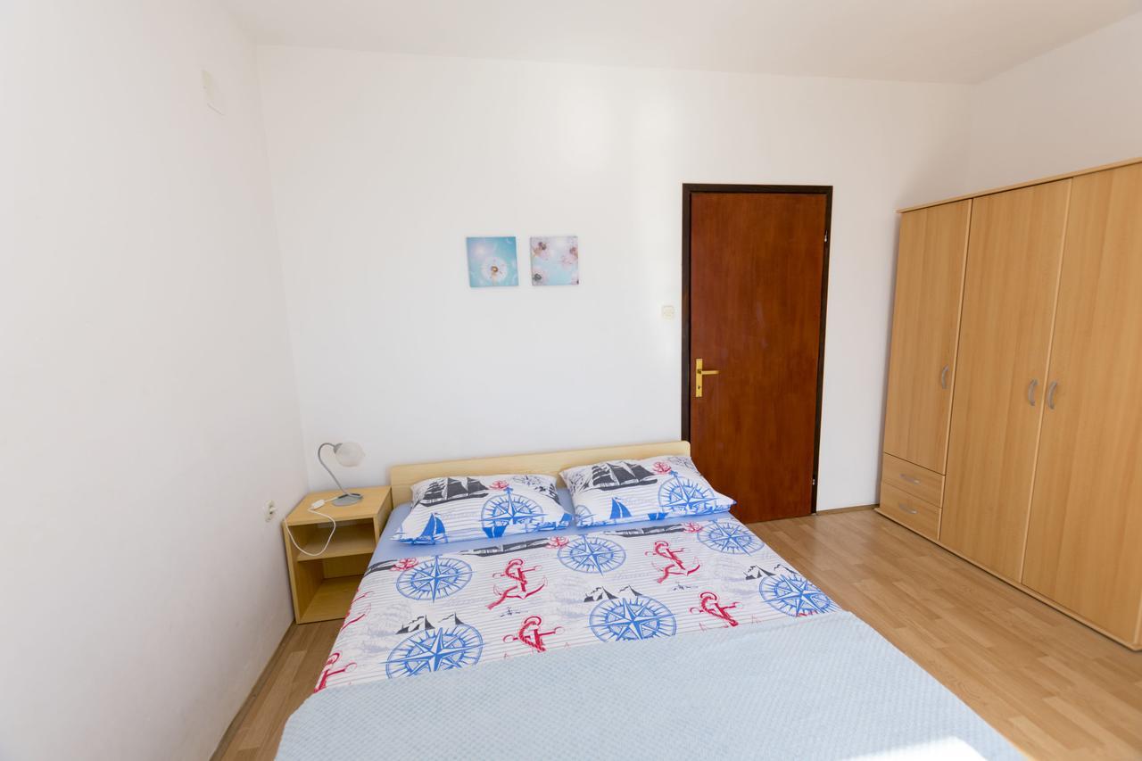 Apartments Ksenija Primošten Eksteriør bilde