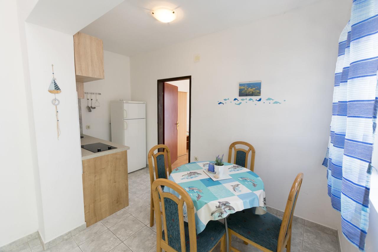 Apartments Ksenija Primošten Eksteriør bilde