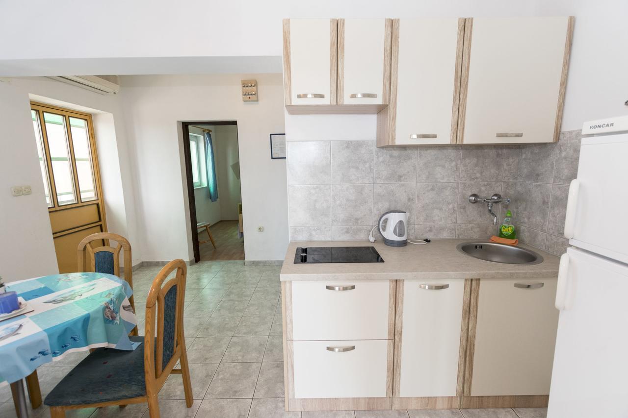 Apartments Ksenija Primošten Eksteriør bilde