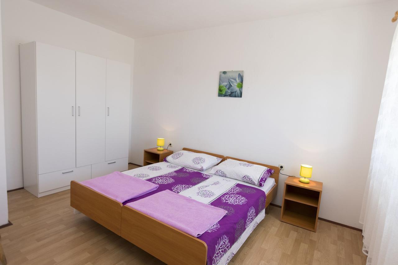 Apartments Ksenija Primošten Eksteriør bilde